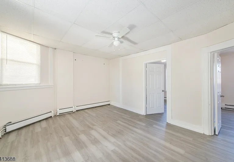 226 Franklin Ave #2R — Photo 11