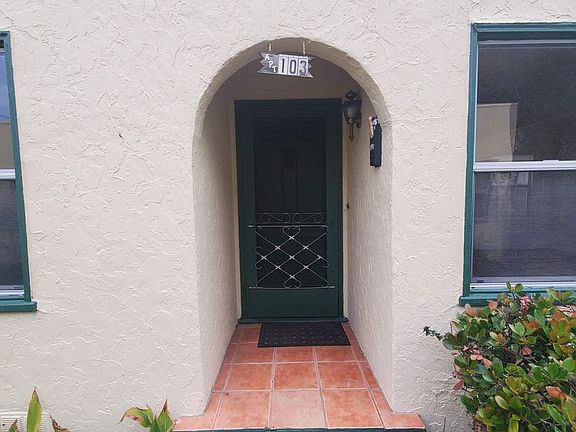 3rd image of 823 & 825 Wheeler St #103