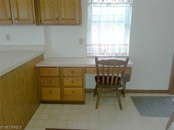5th image of 4322 W 215th St