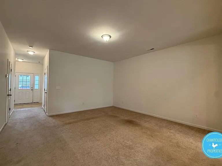 49 E Grove Point Dr — Photo 15