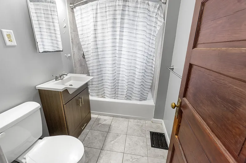 2 bed, 1.0 bath, $1,475 — Photo 3