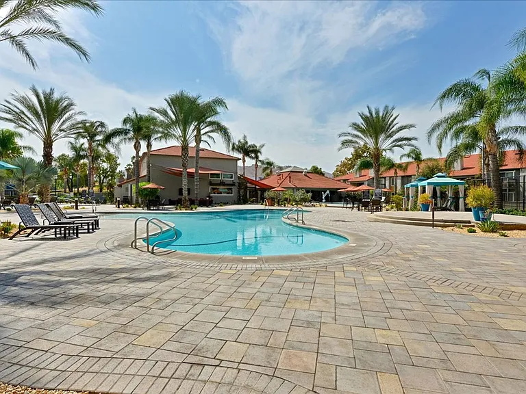 Corona Pointe Resort — Photo 79