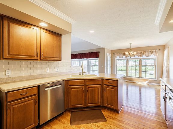 3rd image of 1219 Waterbrook Xing