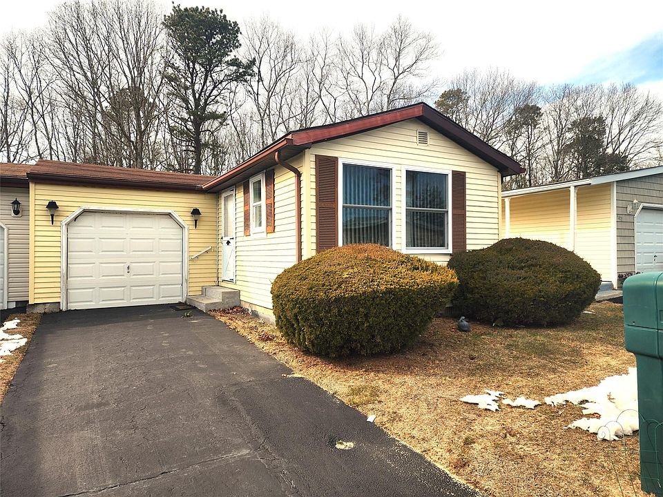 1st image of 145 Village Circle W