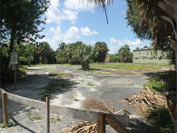 5th image of 5861 NW 28th St