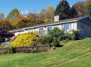 14 Knollwood Dr, Reading, PA 19608