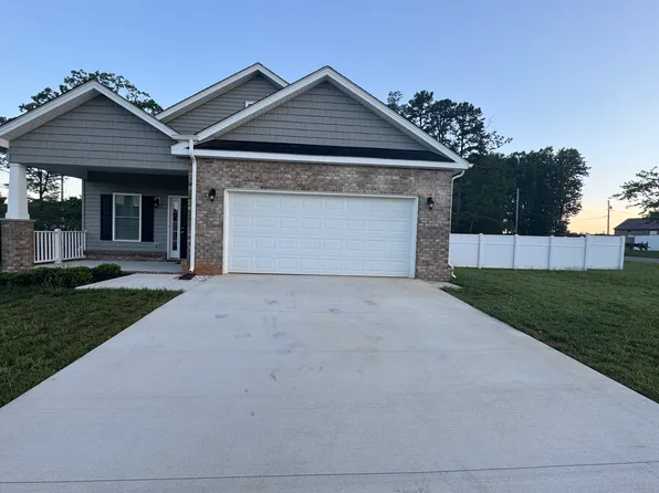 377 Traverse Dr, Evington, VA 24550