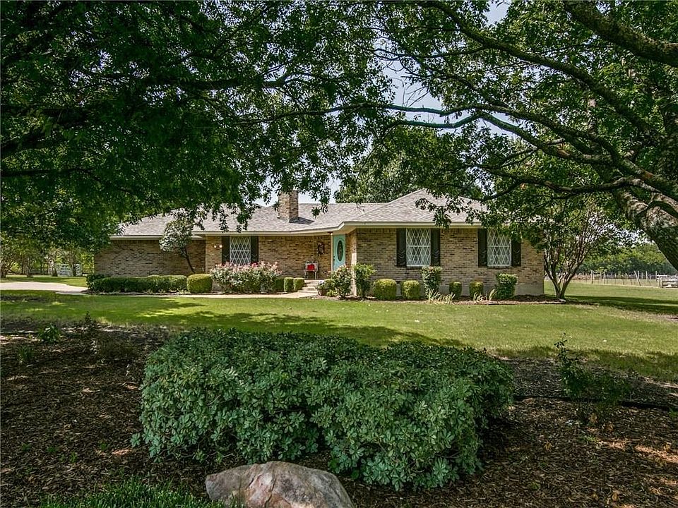 1st image of 4 Kimberly Ln