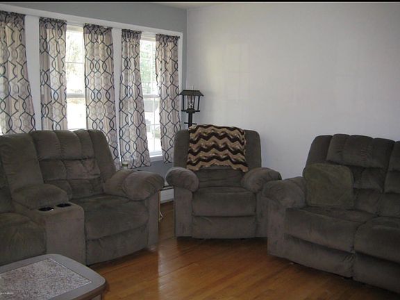 5th image of 2660 Sortman Ave