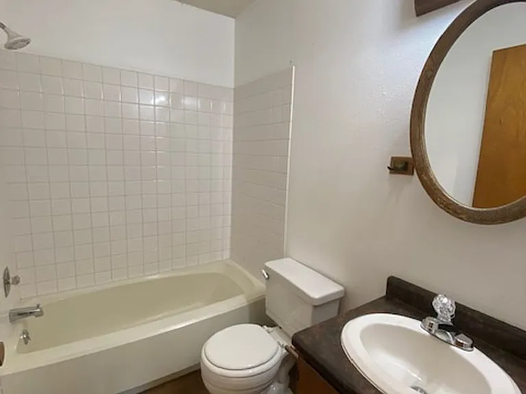 1603 W Koch St — Photo 9