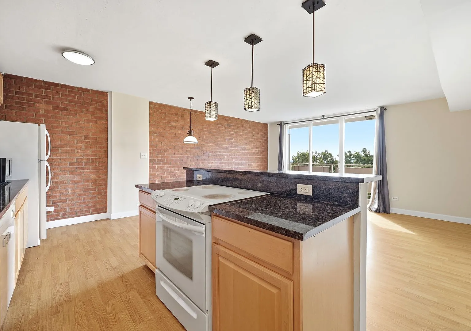 1800 Jefferson Park Avenue #912 — Photo 2