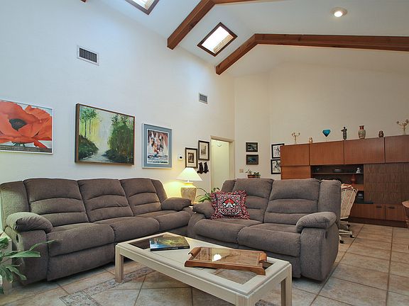 4th image of 498 Riviera Bay Dr NE