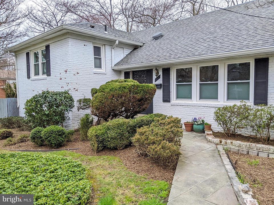 1st image of 10710 Woodsdale Dr