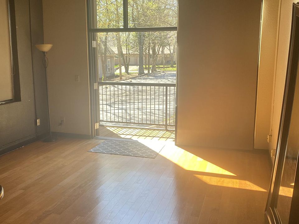 1st image of 313 E Lafayette St APT 104