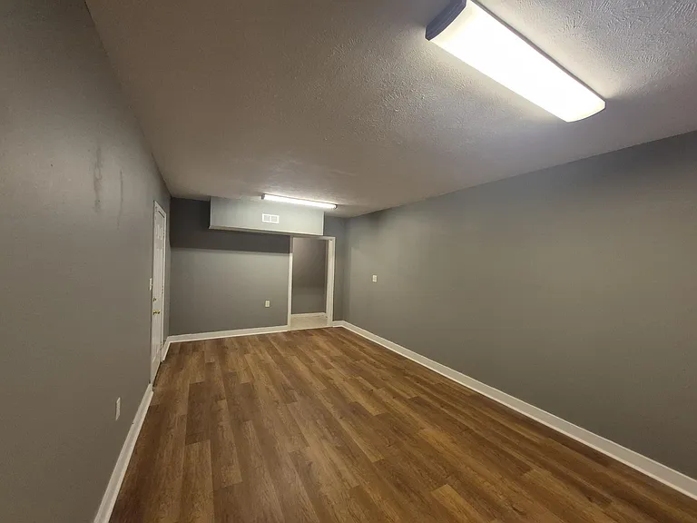 712 Michael Dr — Photo 43