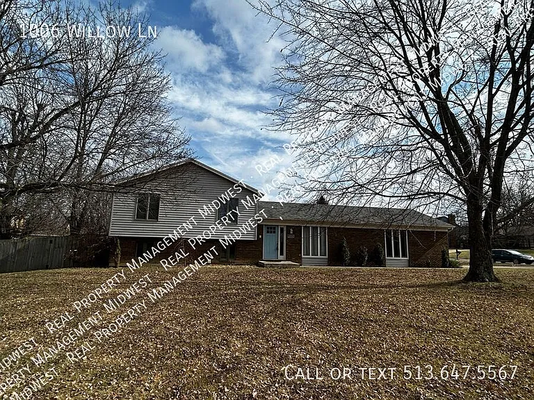 1006 Willow Ln — Photo 2