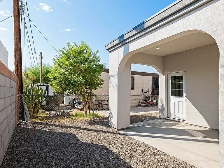 1794 Artesia Dr — Photo 4