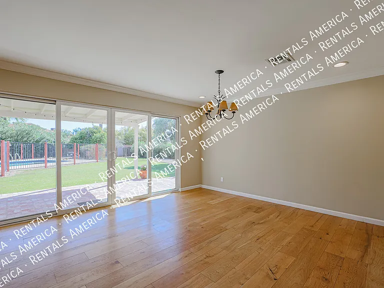 8613 E Clarendon Ave — Photo 7