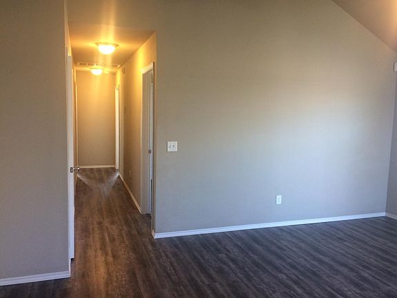 5th image of 19821 Vista Ave