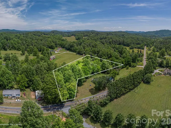 999 Pressley Valley Ln, Horse Shoe, NC 28742