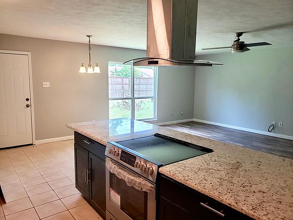 Kitchen, Hood Vent
