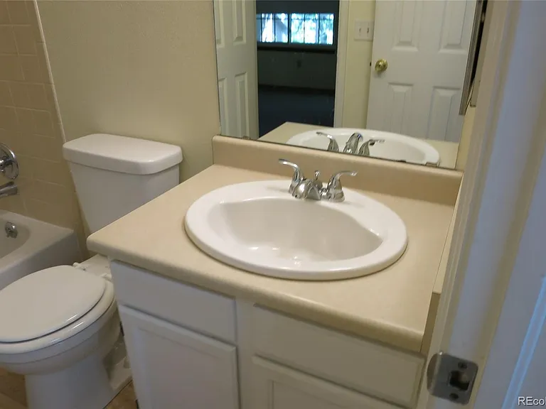 4811 White Rock Cir #D — Photo 6