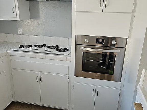 2nd image of 2067 E Evergreen St #2067