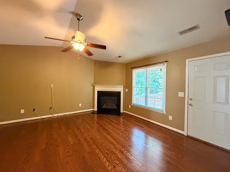 4566 Woodway Dr — Photo 12