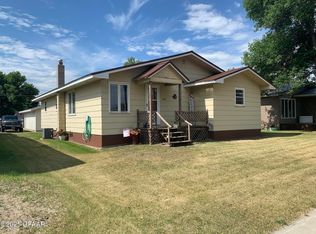 603 Delano Ave, Walhalla, ND 58282
