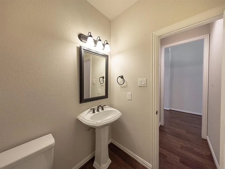 10406 Mossback Pine Rd — Photo 35