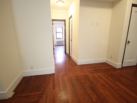 5th image of 11 Waverly Pl #6J