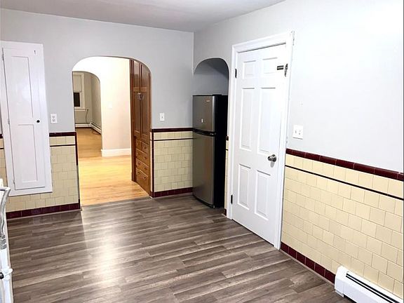 4th image of 1872 Smith St APT 3