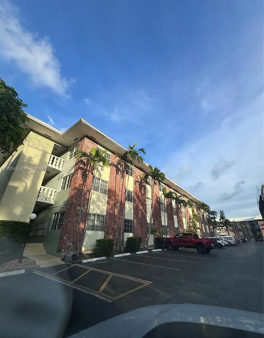 Village At Harbor Beach C — Photo 1