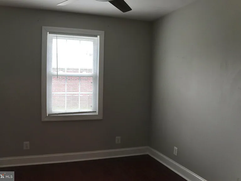 102 E Main St — Photo 11