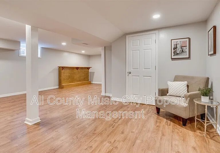 209 Rhine Dr — Photo 19