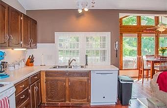 5th image of 2922 Meramar Dr