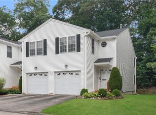450 Providence St UNIT 20, West Warwick, RI 02893