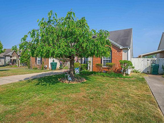 2nd image of 2617 Wisteria Gdns