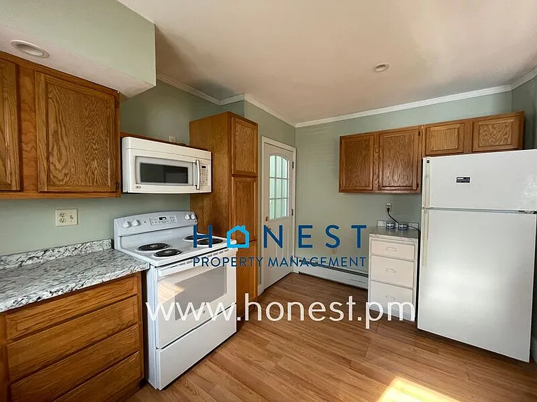 12 Hunt St #1 — Photo 1