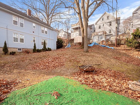 2nd image of 27 Rowe St
