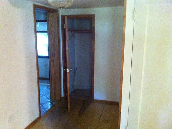 5th image of 4832 Fontana St