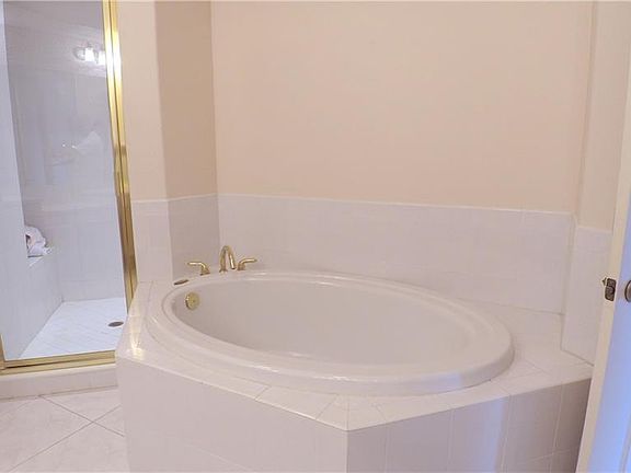 5th image of 560 El Camino Real APT 1103