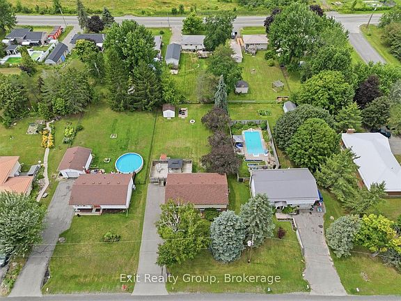 2nd image of 197 Chatterton Valley Cres