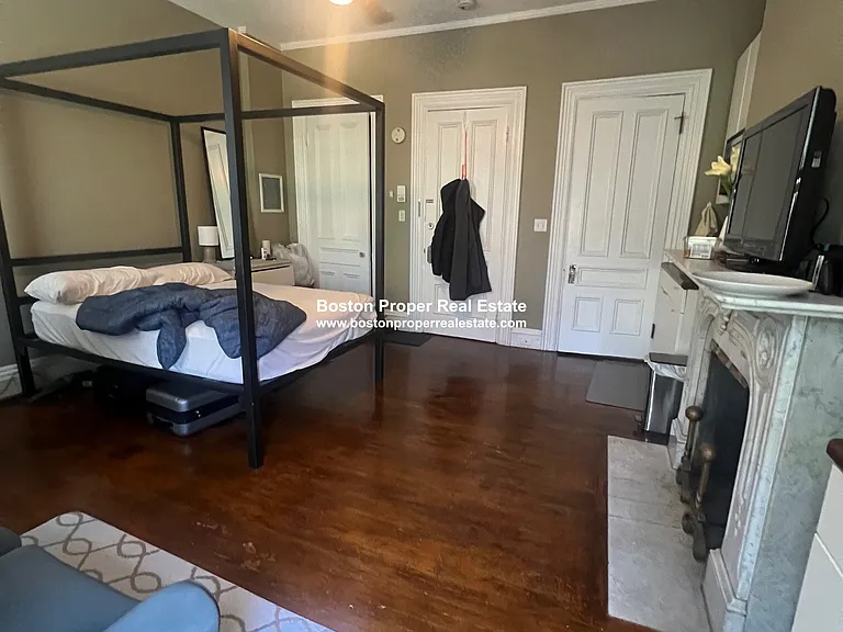 323 Beacon St #6 — Photo 8