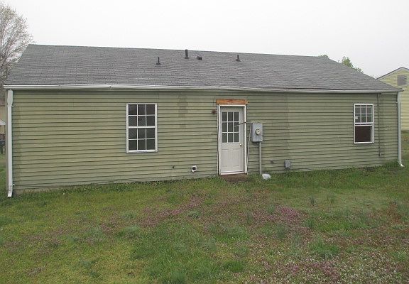 2nd image of 2349 Sara Ln