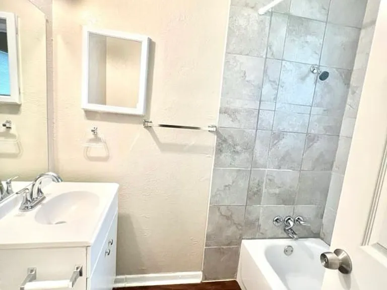 812 Wainwright St #10 — Photo 12