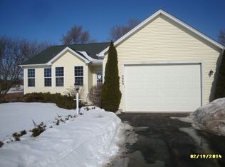 3869 Twin Oaks Dr, Wonder Lake, IL 60097
