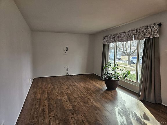 4th image of 7076 Ridgedale Ln