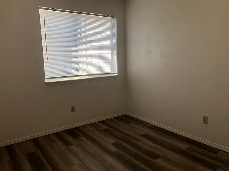 1503 NW Leland Dr #1 — Photo 11