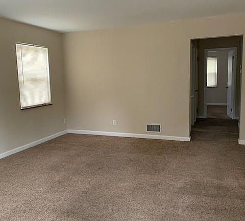 3rd image of 3046 Veazey Ave